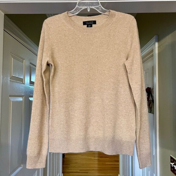 NWOT Tahari Women's Classic Crew Neck Cashmere Sweater Camel Tan Size MEDIUM - Picture 1 of 2